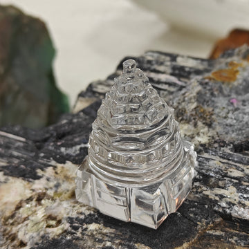 Sphatik Shri Yantra – A Sacred Offering of Maa Tripura Sundari’s Divine Energy